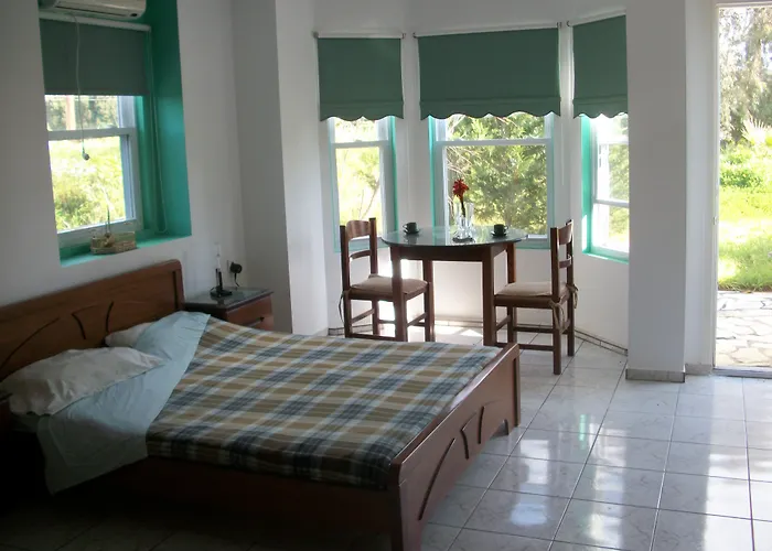 Zest @ Xi Отель *