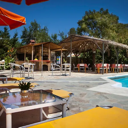 Otel Zest @ Xi Xi Beach