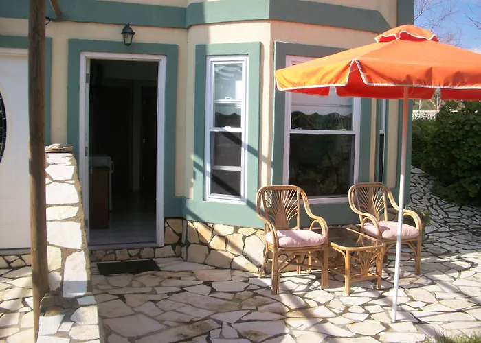 Hotel Zest @ Xi Xi Beach